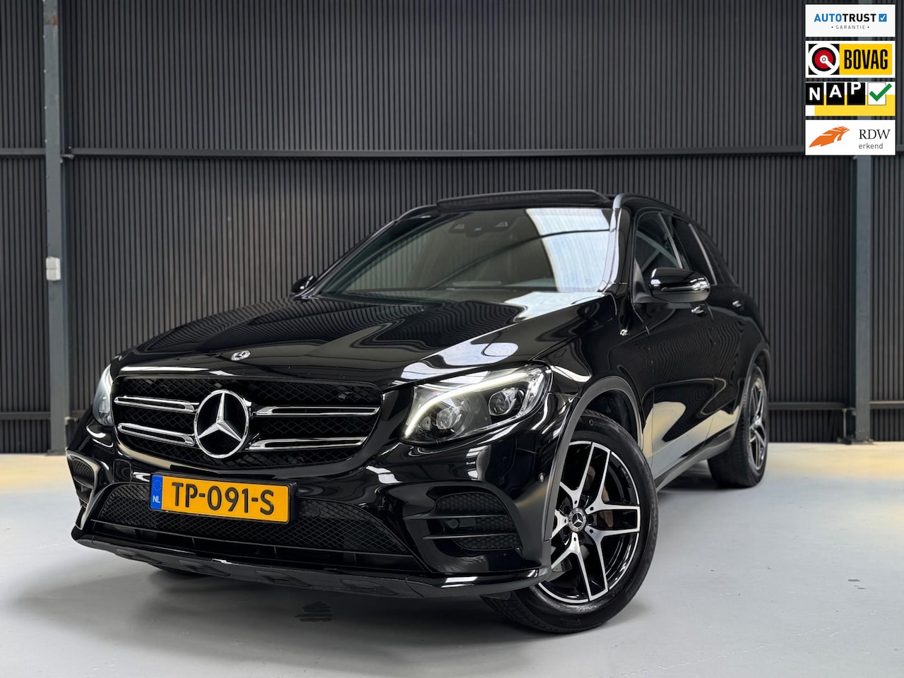 Mercedes-Benz GLC-klasse - 250 4MATIC AMG Pano Camera - AutoWereld.nl