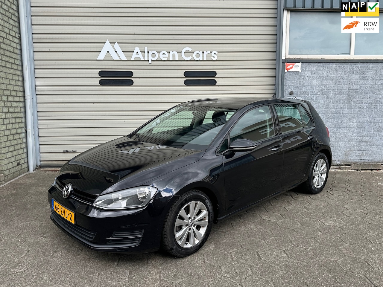 Volkswagen Golf - 1.2 TSI Trendline Cruise controle / Airco / PDC / Trekhaak / NAP - AutoWereld.nl