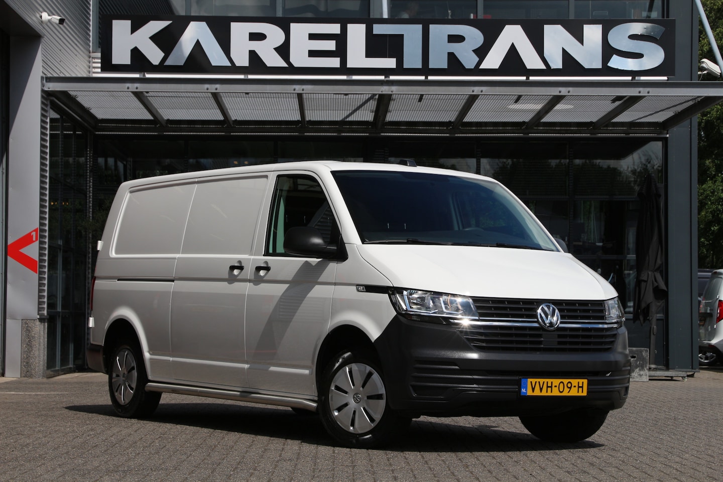 Volkswagen Transporter - 2.0 TDI | L2H1 | 30.000KM | Cruise | Airco.. - AutoWereld.nl