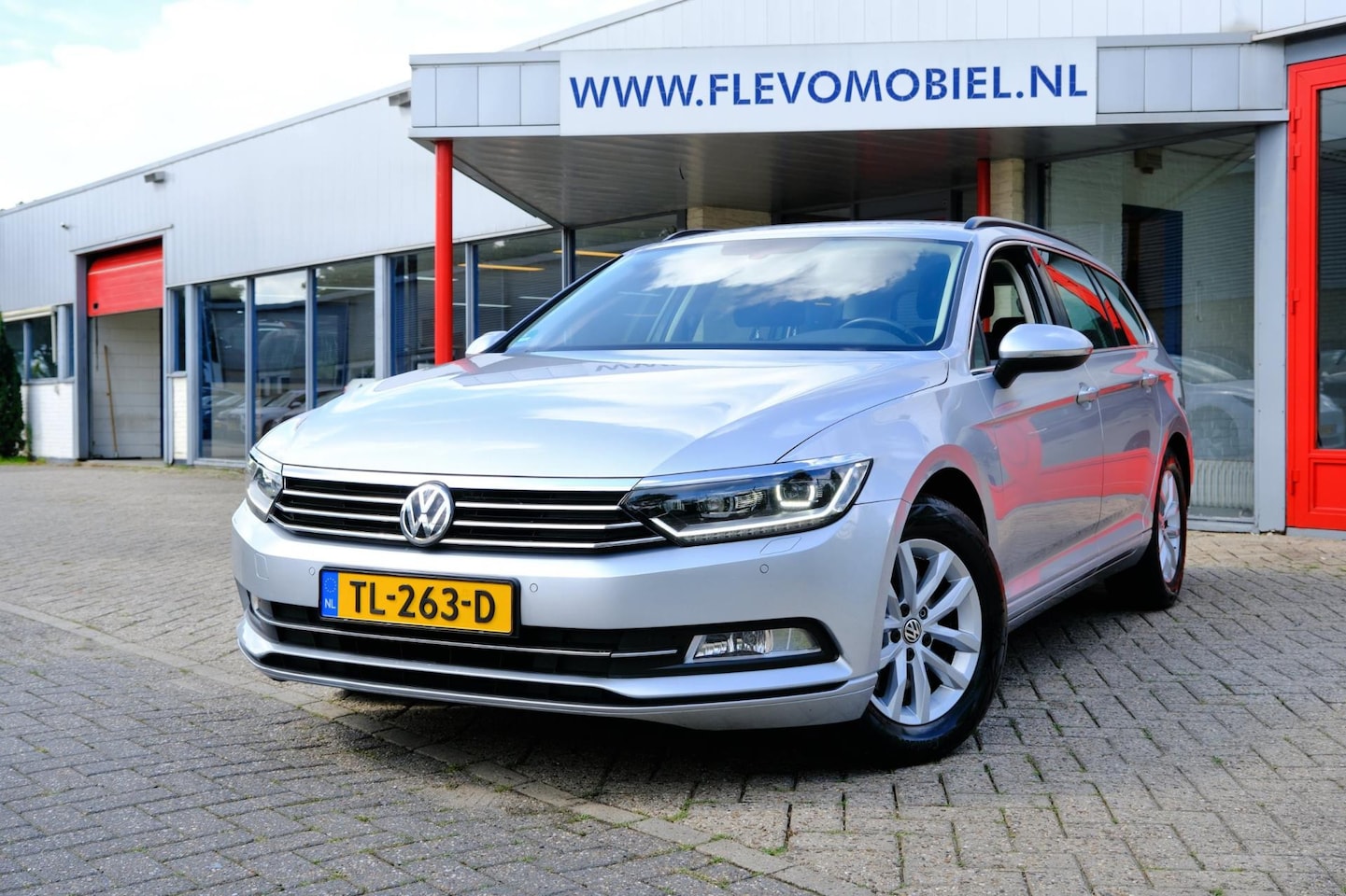 Volkswagen Passat Variant - 1.4 TSI ACT Comfortline Aut. Navi|1e Eig|Cam|Apple CarPlay|LMV - AutoWereld.nl