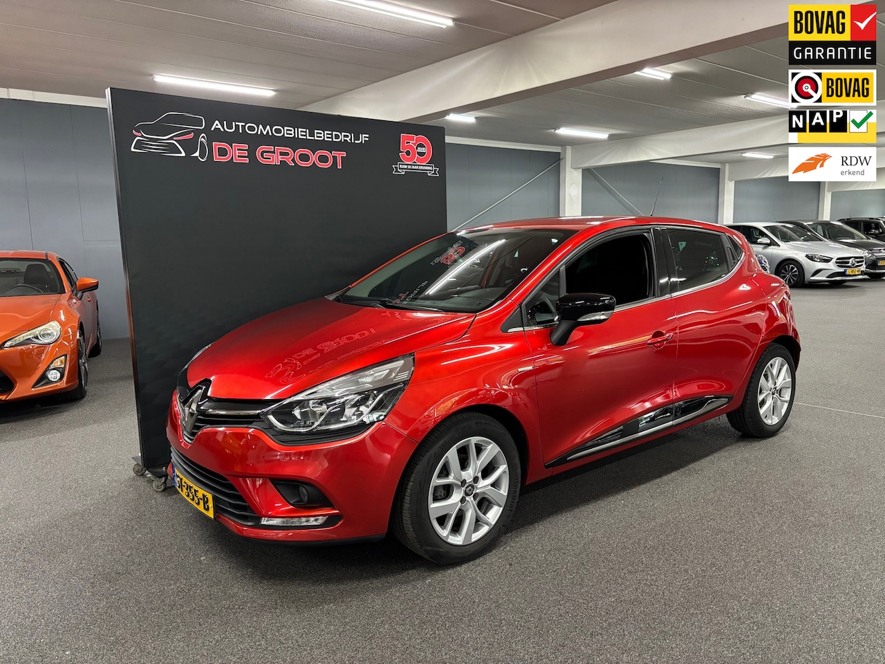 Renault Clio - 0.9 TCe Limited / NL-auto, Cruise control, Radio, Navi, Airco - AutoWereld.nl