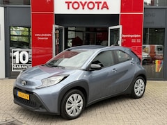 Toyota Aygo X - PLAY APPLE/ANDROID NL-AUTO AD-CRUISE AIRCO PARKEERCAMERA