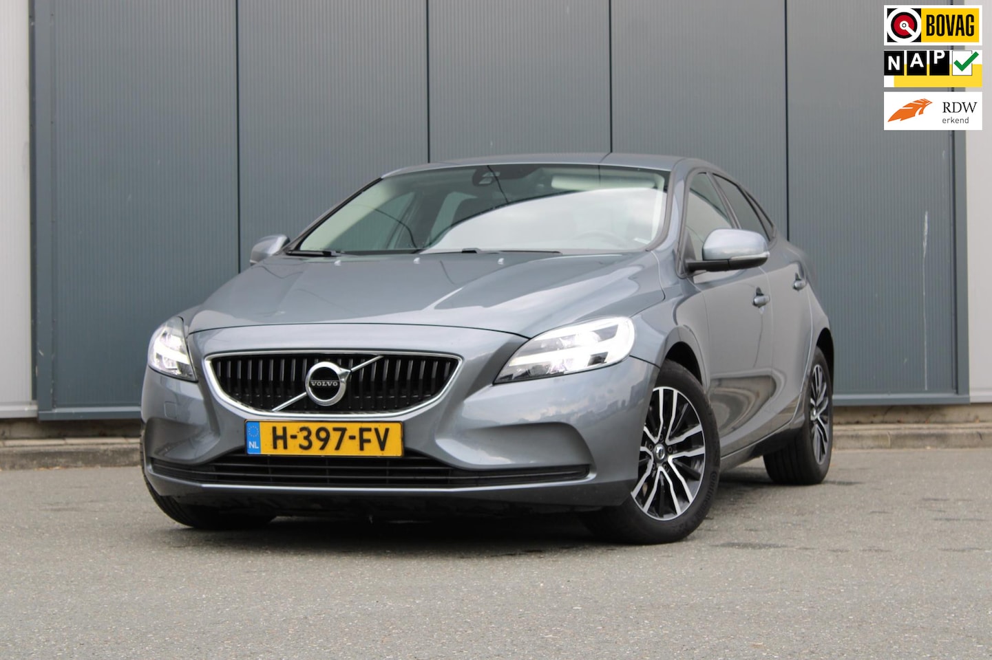 Volvo V40 - 1.5 T2 Polar+, Automaat, Trekhaak, Parkeersensoren, Climate Control, Cruise Control, Navig - AutoWereld.nl