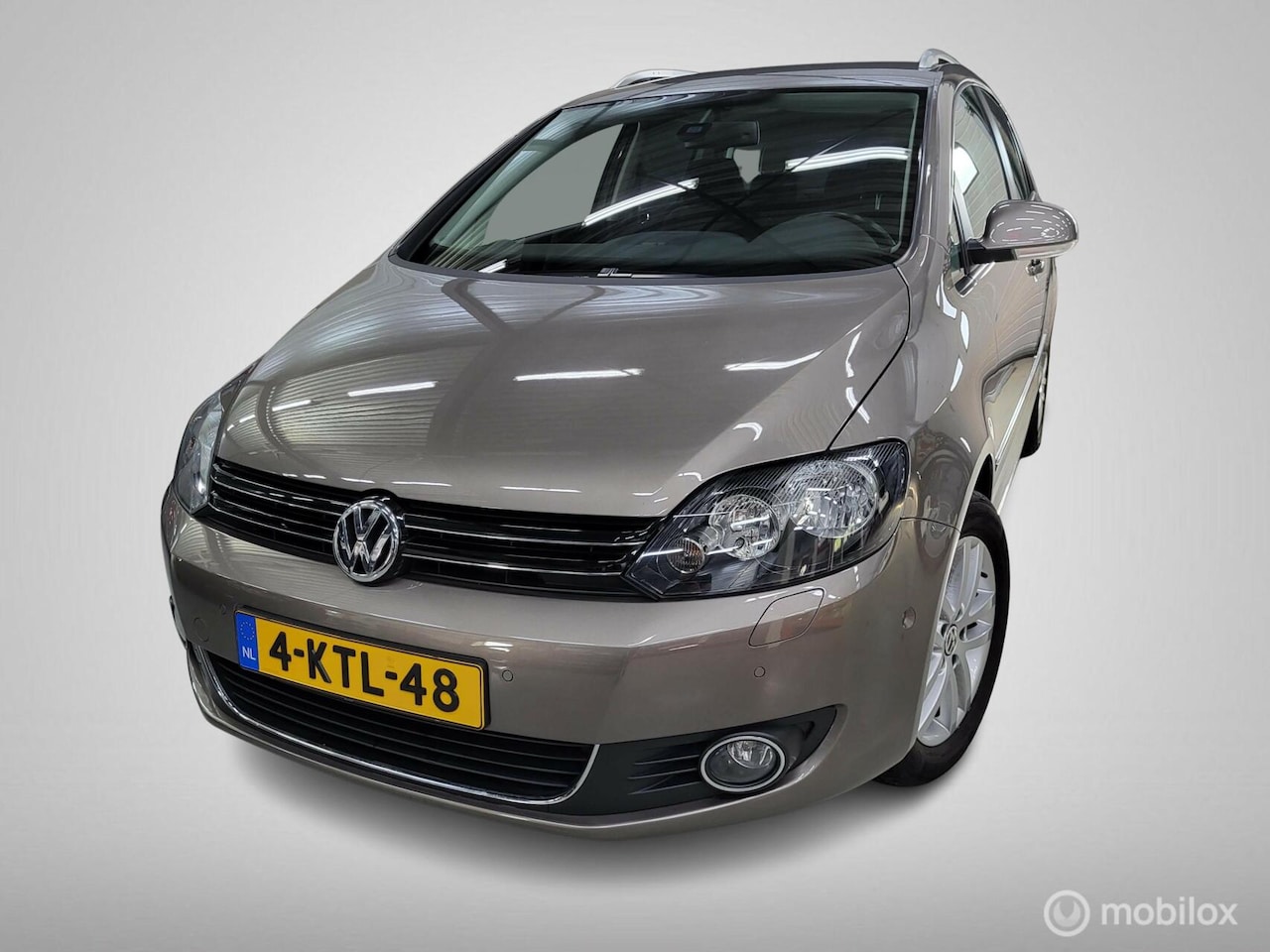 Volkswagen Golf Plus - 1.2 TSI Automaat/Highline/Alcantara/Nap - AutoWereld.nl