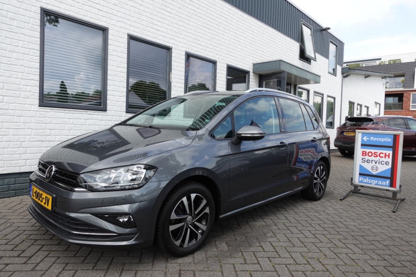 Volkswagen Golf Sportsvan - 1.5 TSI UNITED Edition Winter pack Trekhaak All-seasons - AutoWereld.nl
