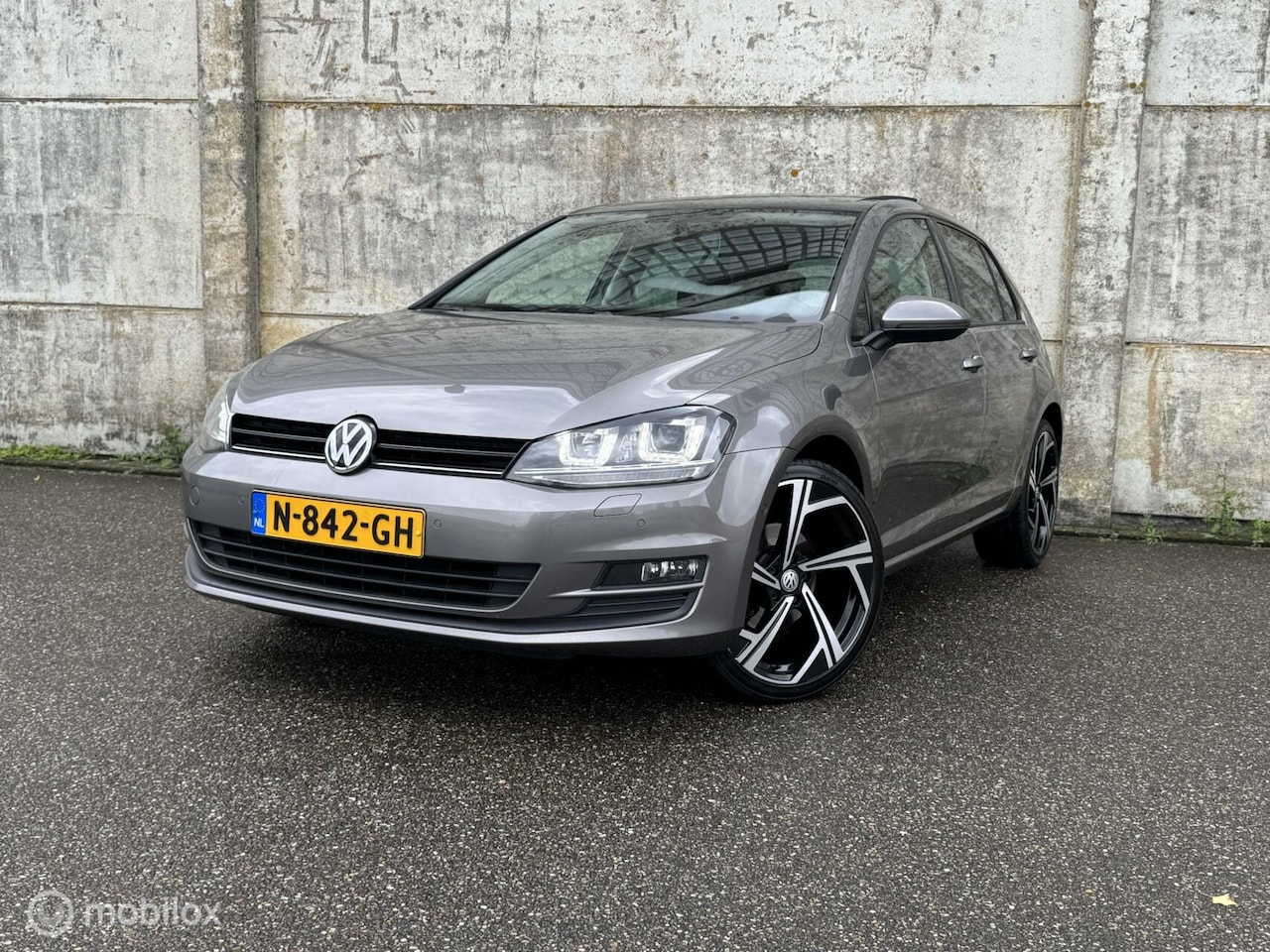 Volkswagen Golf - 1.4 TSI Highline/Pano/LED/Cruise/19 inch - AutoWereld.nl