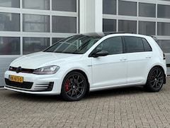 Volkswagen Golf - 2.0 TSI 230PK Performance Navi Pano Camera Keurige auto