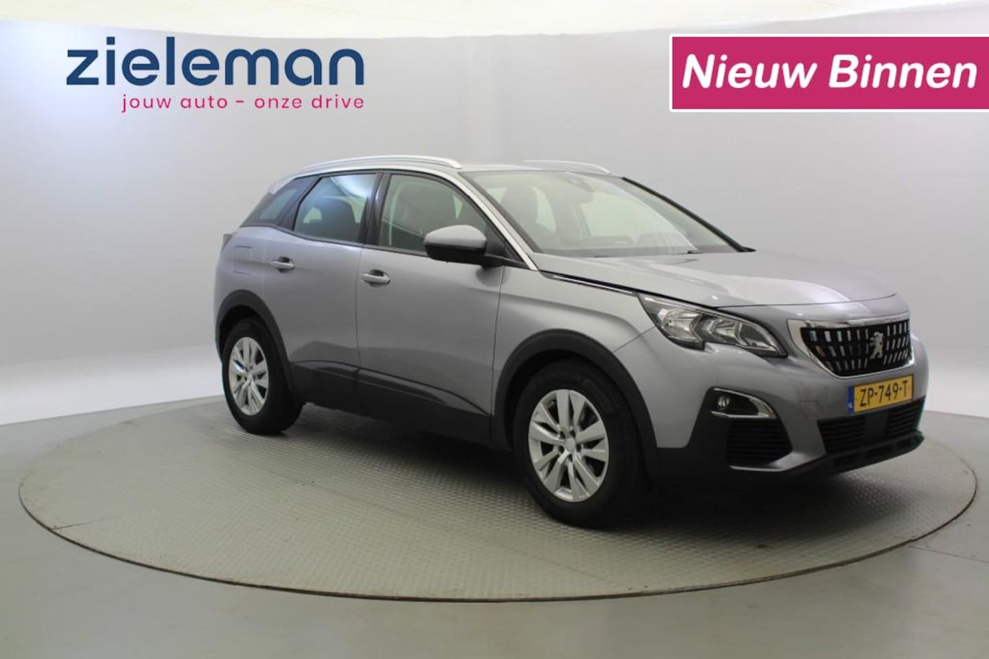 Peugeot 3008 - 1.2 PureTech Executive Automaat  - Carplay, Clima, Trekhaak - AutoWereld.nl