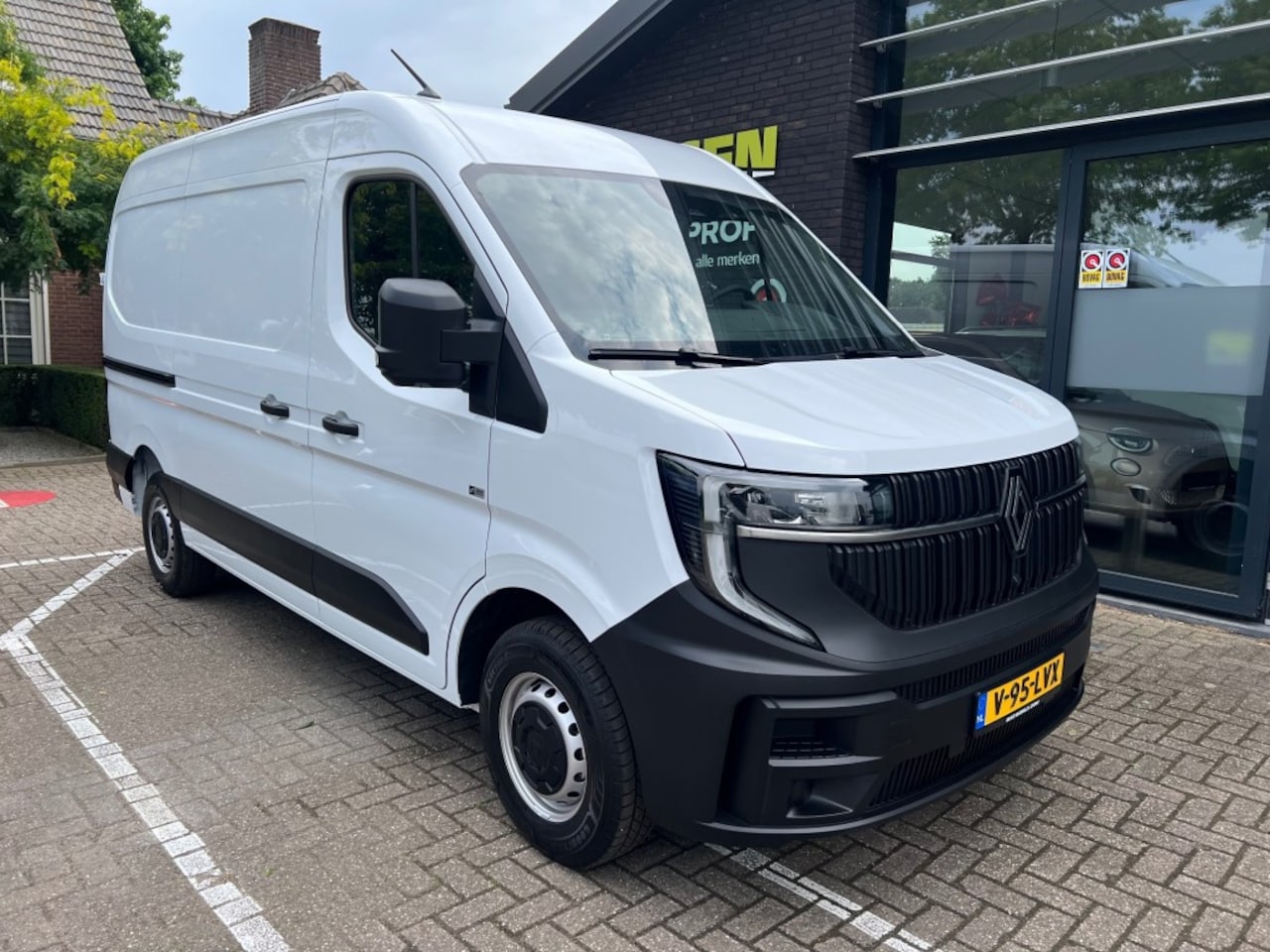 Renault Master - T352.0DCIL2H2 ADV. - AutoWereld.nl