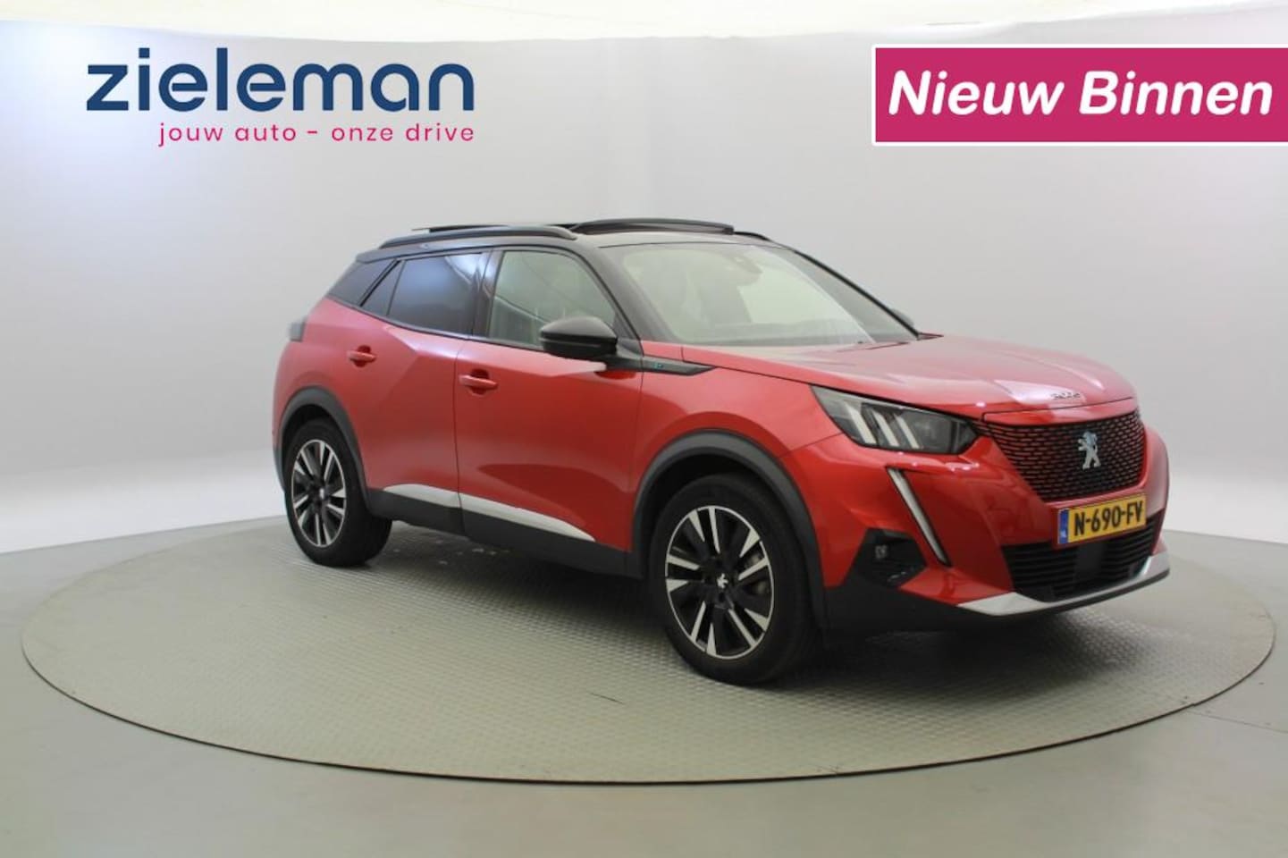 Peugeot 2008 - EV GT Pack 50 kWh - Carplay, Half leer, Trekhaak - AutoWereld.nl