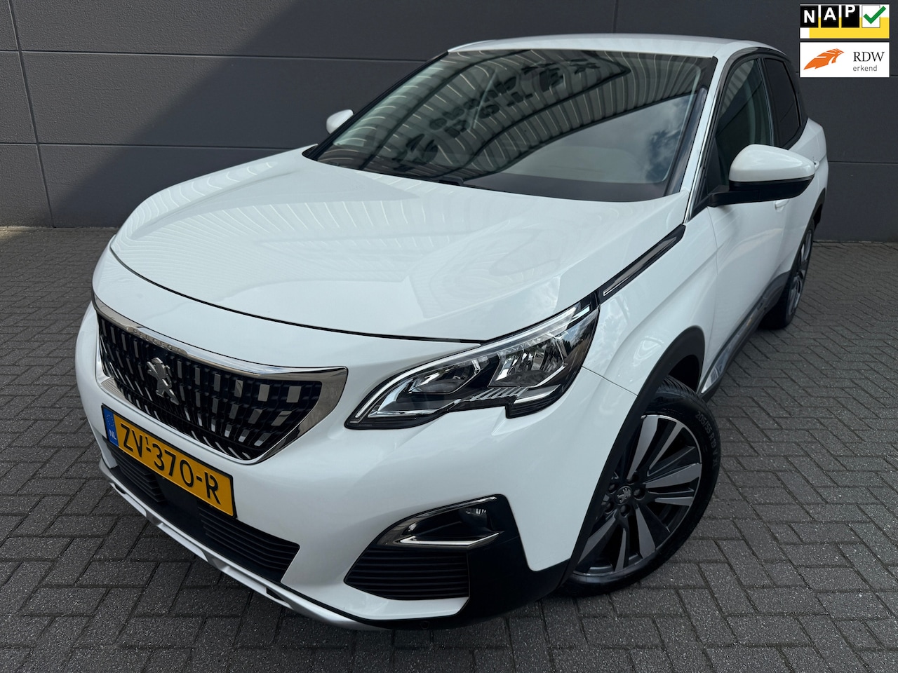 Peugeot 3008 - 1.2 PureTech Blue Lease*CAMERA*CARPLAY*APK*NAP*CRUISE*NAVI*PARK SENSOREN - AutoWereld.nl