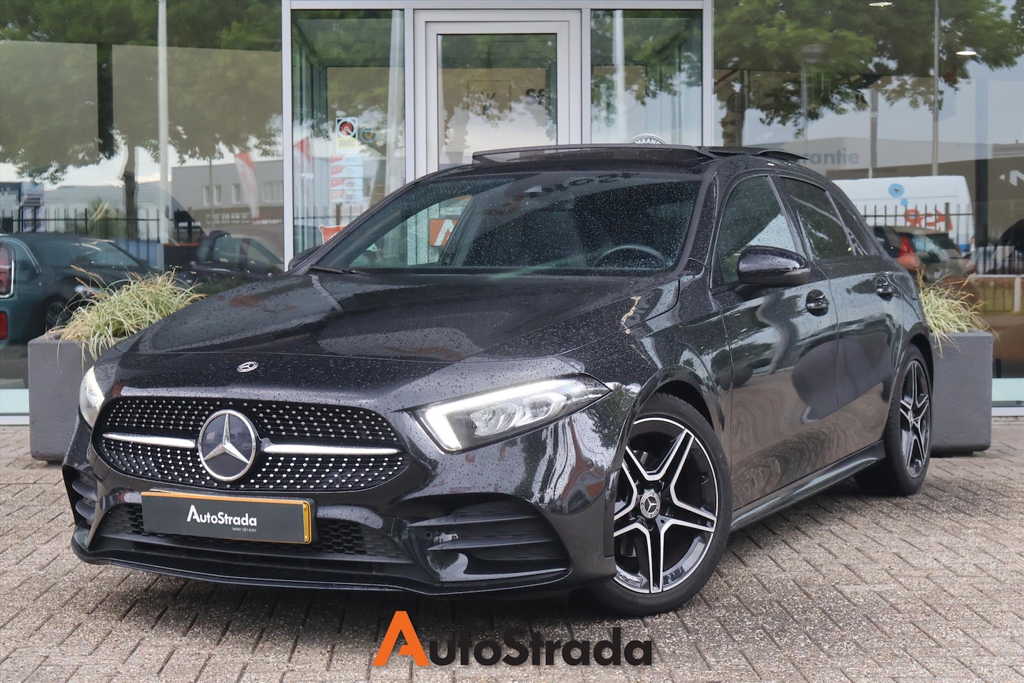 Mercedes-Benz A-klasse - A 180 AMG-Line 136pk | Navi | Camera | Stoelverwarming | Pano | Virtual | LED | Cruise | C - AutoWereld.nl