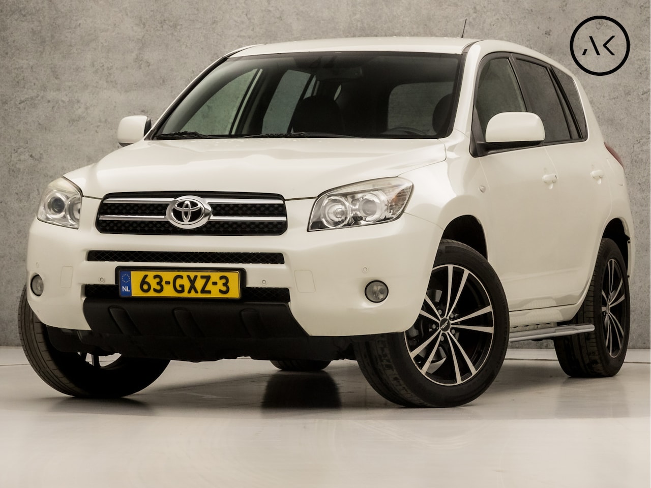 Toyota RAV4 - 2.0 VVTi Executive 153Pk Automaat (YOUNGTIMER, NAVIGATIE, CLIMATE, GETINT GLAS, LEDER, SPO - AutoWereld.nl