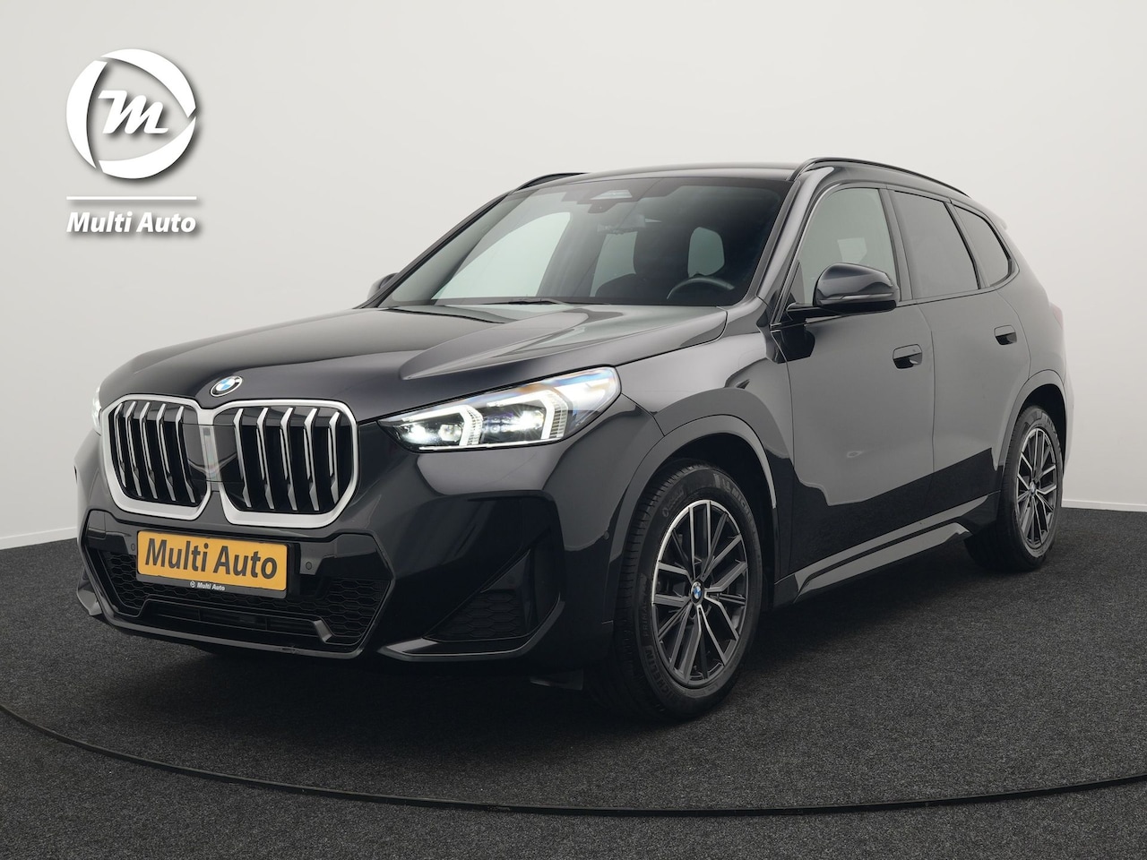 BMW X1 - sDrive18i M-Sport Automaat 136pk Dealer O.H. | Trekhaak af Fabriek | Alcantara Sportstoele - AutoWereld.nl