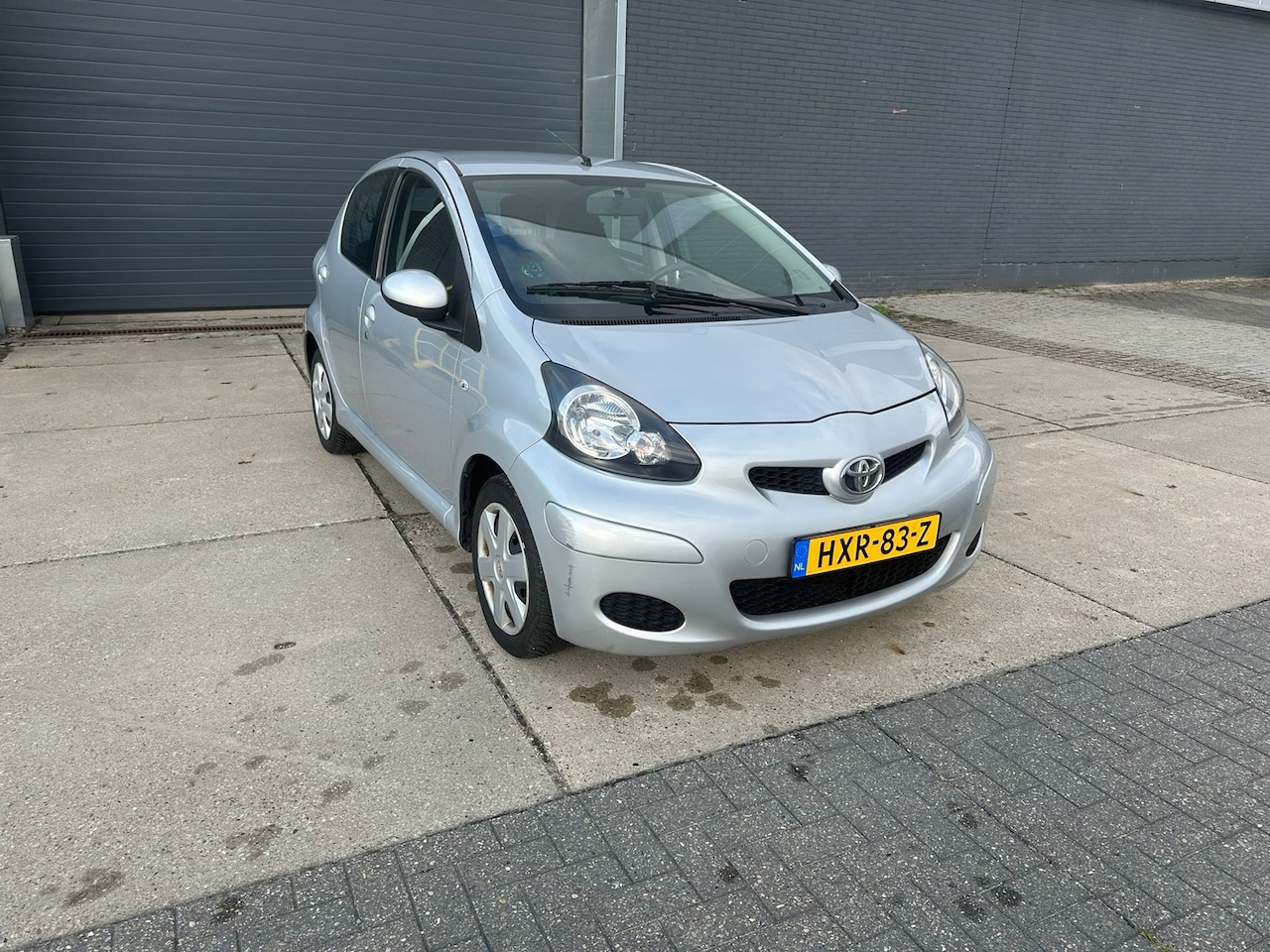 Toyota Aygo - 1.0-12V Access 1.0-12V Access - AutoWereld.nl