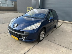 Peugeot 207 - 1.4-16V XS