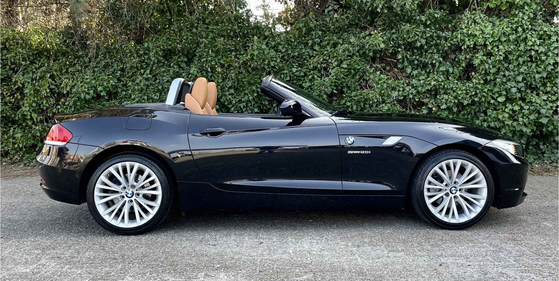 BMW Z4 Roadster - 2.0i High Executive zwart metallic; lederen bekleding; 2e auto; sportstoelen; nieuwe distrib.ketting. - AutoWereld.nl