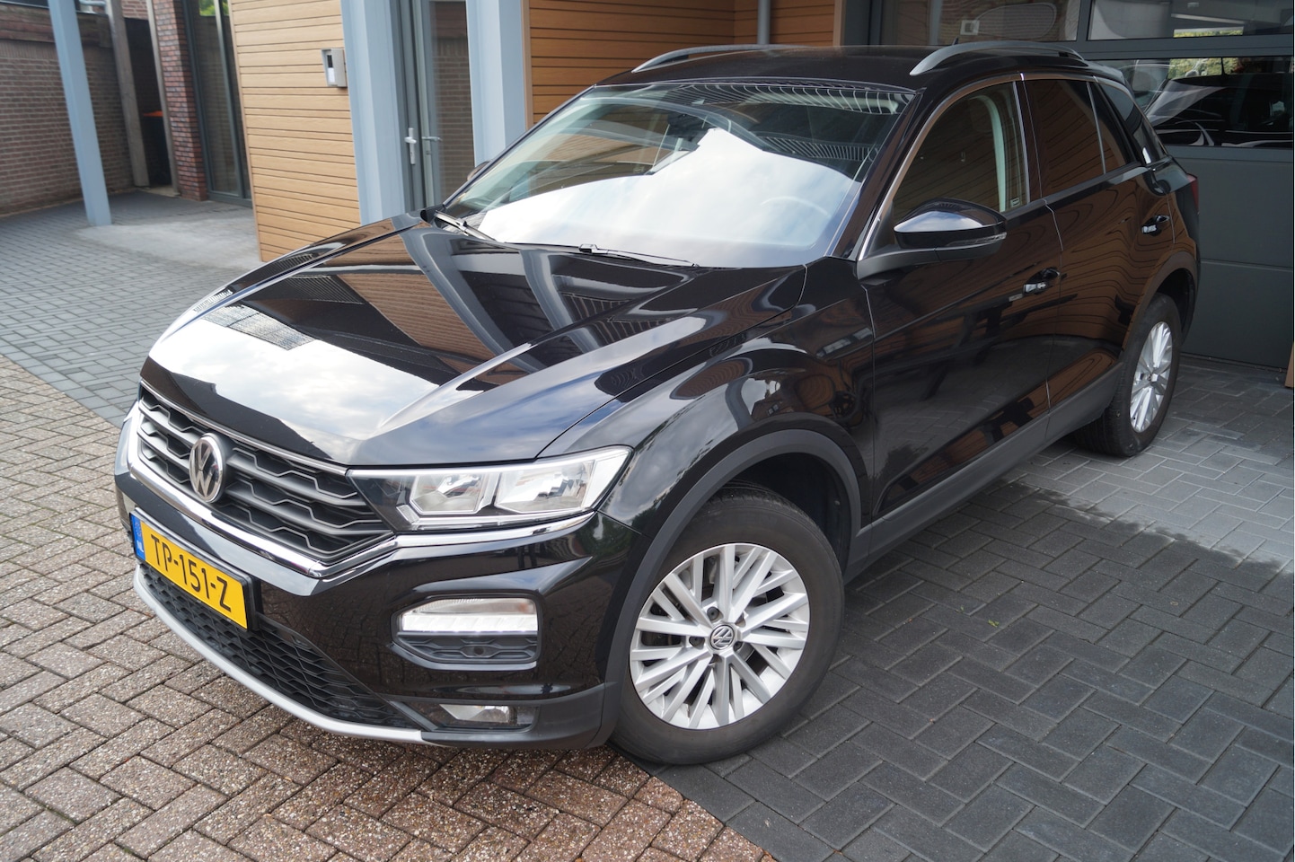Volkswagen T-Roc - 1.0 TSI Style Executive | Clima | Cruise | Navi - AutoWereld.nl