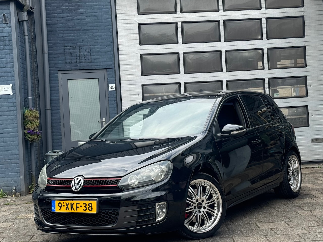 Volkswagen Golf - 2.0 GTI Edition | Clima | Navi | PDC V+A | 5-DRS - AutoWereld.nl