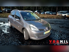 Renault Clio Estate - 1.2 TCE Corporate NAP AIRCO LEUKE GEZINSAUTO