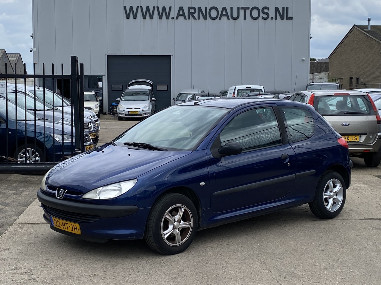 Peugeot 206 - 1.4 XR 1.4 XR, APK TOT 22-07-26, STUURBEKRACHTIGING, ELEK-RAMEN, RADIO-CD-MP3-USB-AUX, CENT-VERGR - AutoWereld.nl