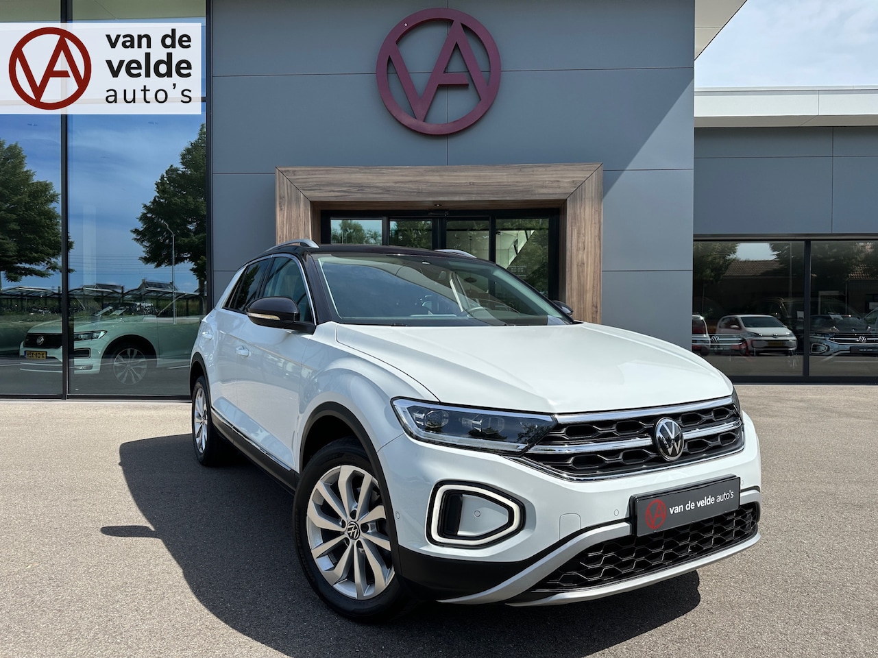 Volkswagen T-Roc - 1.5 TSI 150pk DSG Style | Camera | Navi | Adapt. Cruise | IQ light | Rijklaar incl. garant - AutoWereld.nl