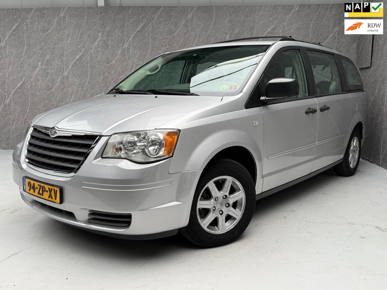 Chrysler Grand Voyager - 3.8 V6 Touring / 1e Eigenaar / NAP - AutoWereld.nl