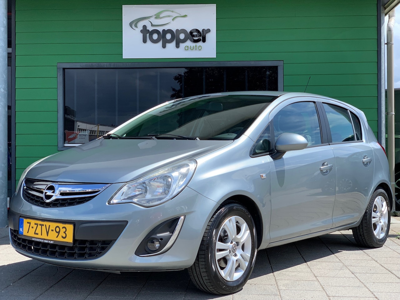 Opel Corsa - 1.2-16V Anniversary Edition | CruiseControl | Trekhaak | - AutoWereld.nl