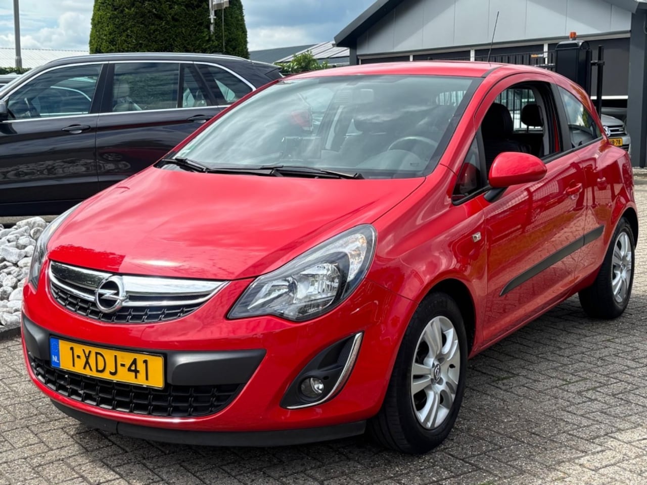 Opel Corsa - 1.4-16V Rood 2014 NL Auto 75.000 KM - AutoWereld.nl