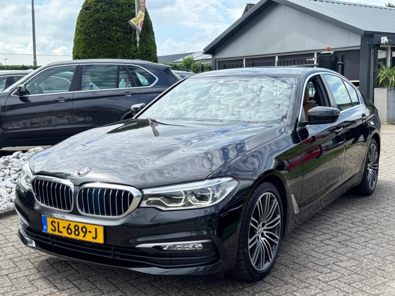 BMW 5-serie - 520D Aut Sedan High Exe 2018 Zwart Dealer Auto - AutoWereld.nl