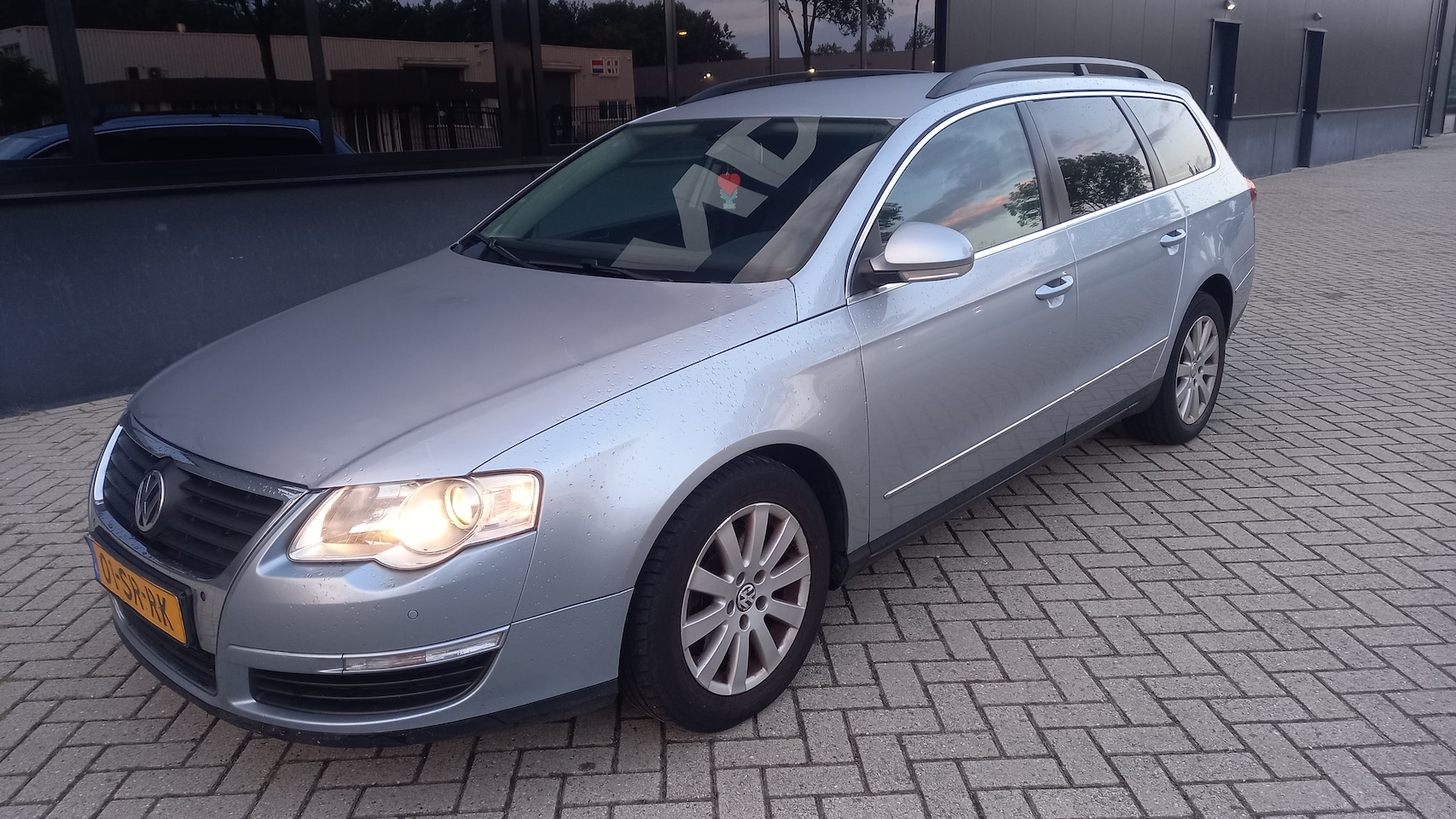 Volkswagen Passat Variant - 2.0 TDI Trendline 2,0 TDI Automatic - AutoWereld.nl