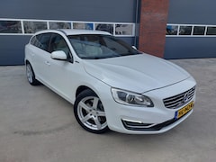 Volvo V60 - 2.4 D5 Twin Engine Special Edition Leer Nav LMV