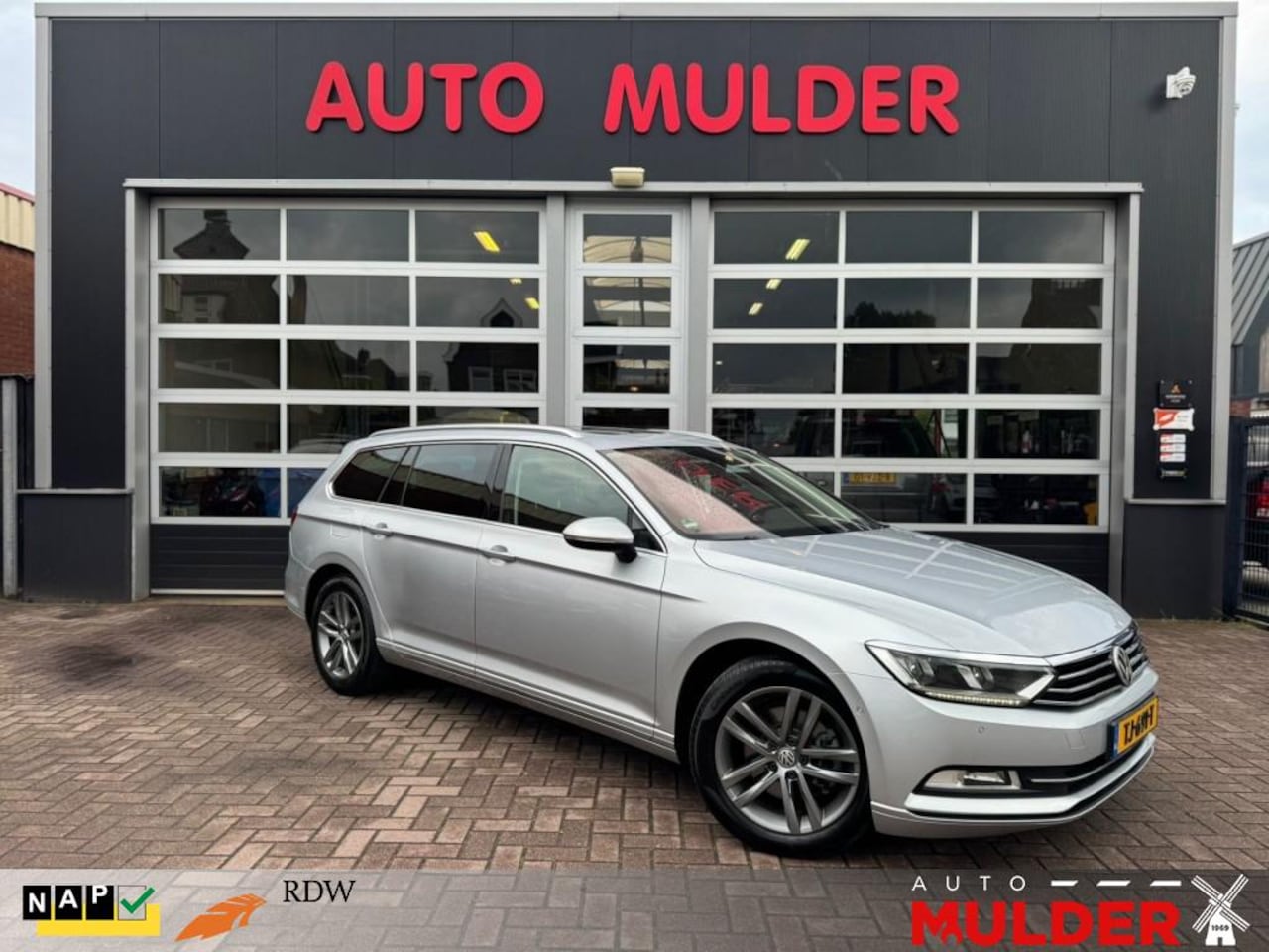Volkswagen Passat Variant - VARIANT 1.4 TSI ACT 150PK HIGHLINE / MASSAGESTOEL / PANO / TREKHAAK / NAVI! - AutoWereld.nl