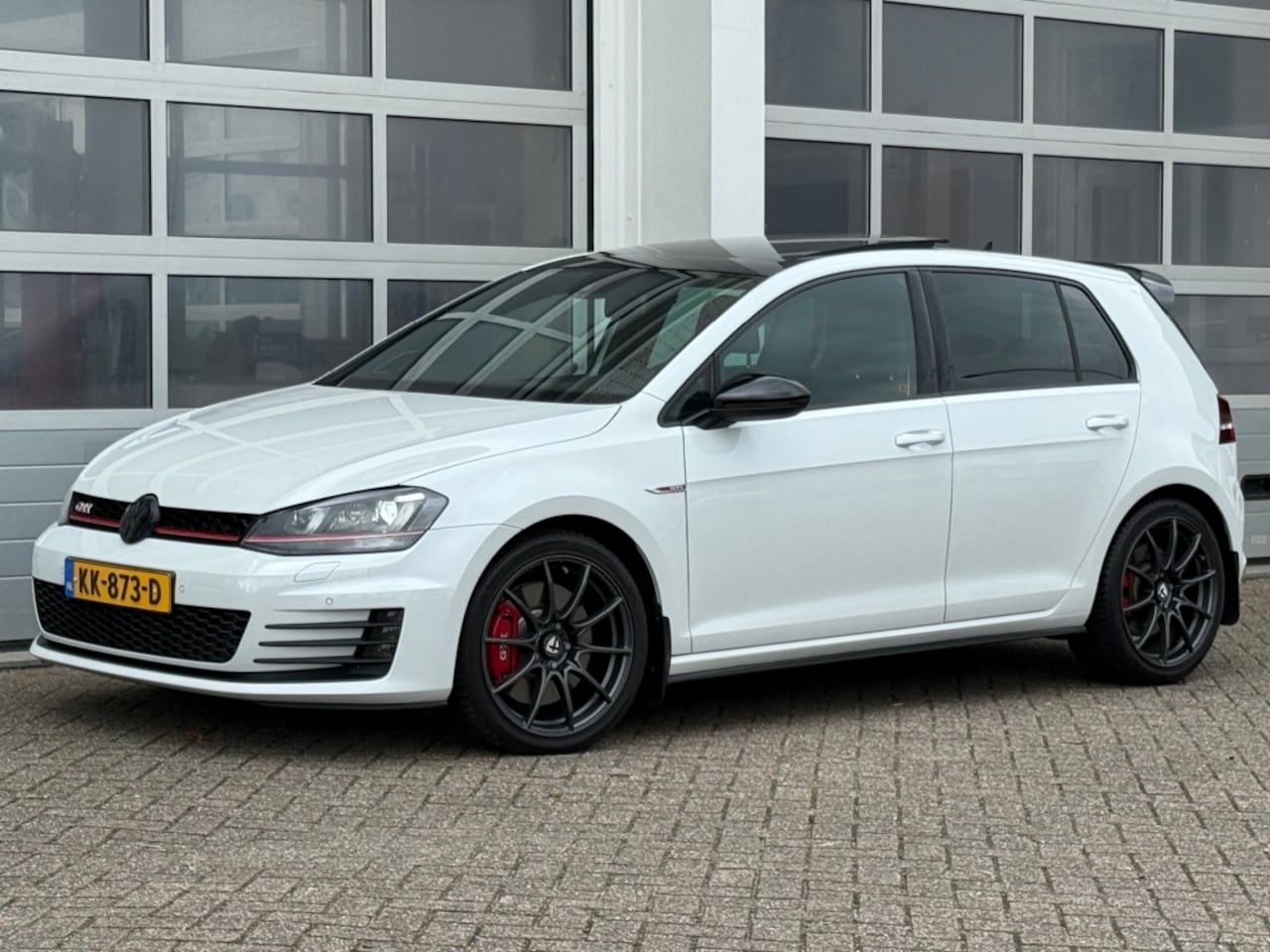 Volkswagen Golf - 2.0 TSI 230PK Performance Navi Pano Camera Keurige auto! - AutoWereld.nl