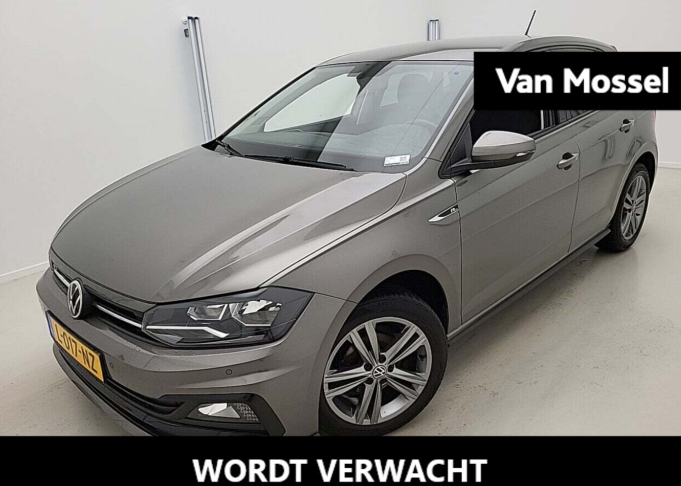 Volkswagen Polo - 1.0 TSI R-Line Edition | 95 PK | Climatronic | Parkeersensoren | Cruise Control | Navi by - AutoWereld.nl