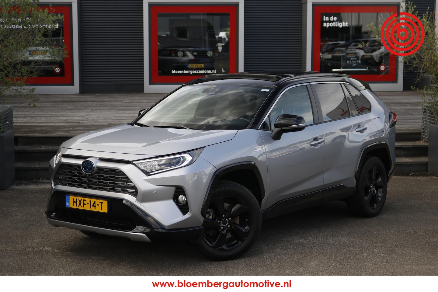 Toyota RAV4 - 2.5 Hybrid AWD Bi-Tone Panorama, Stoelverwarming - AutoWereld.nl