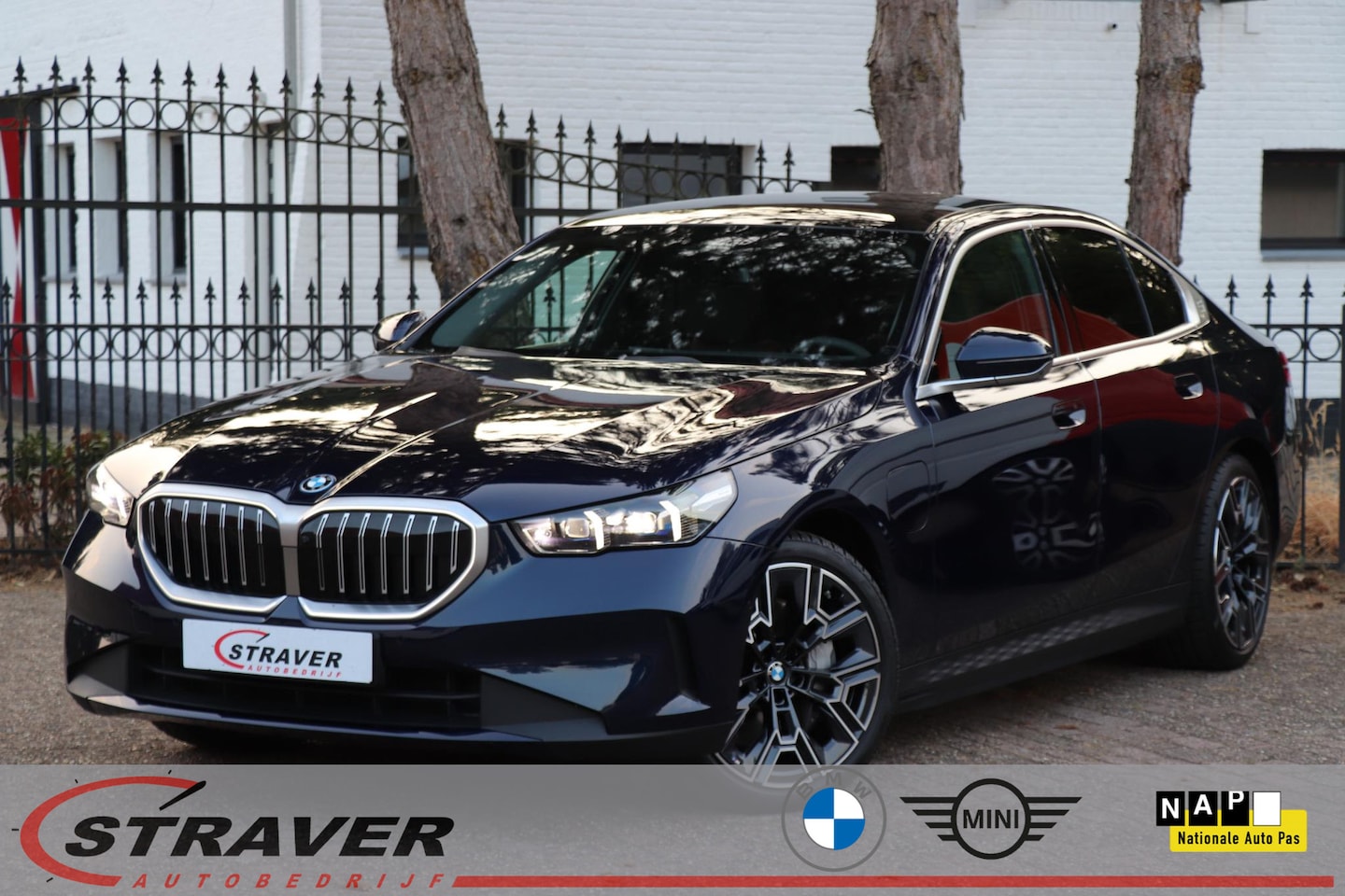 BMW 5-serie - 550e xDrive |Bowers/Wilkins |Panoramadak |Stoelkoeling - AutoWereld.nl