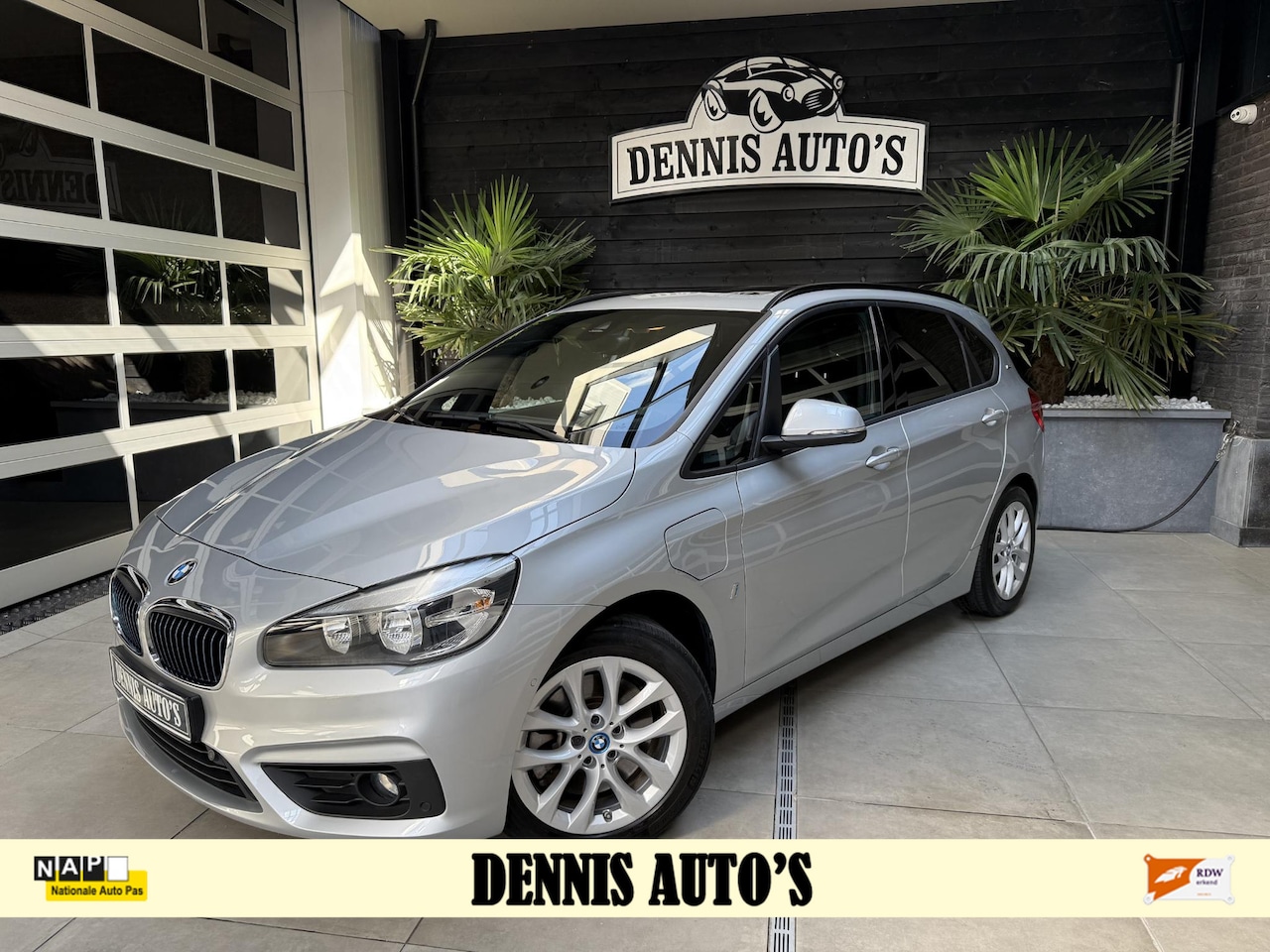 BMW 2-serie Active Tourer - 225xe Centennial High Executive M pakket panorama! - AutoWereld.nl