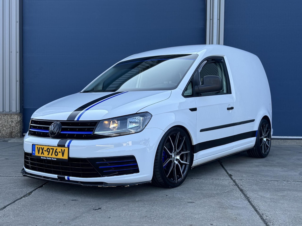 Volkswagen Caddy - 2.0 TDI L1H1 BMT Trendline VERLAAGD / SPOILERS / NAVI / CAMERA / EURO 6 - AutoWereld.nl