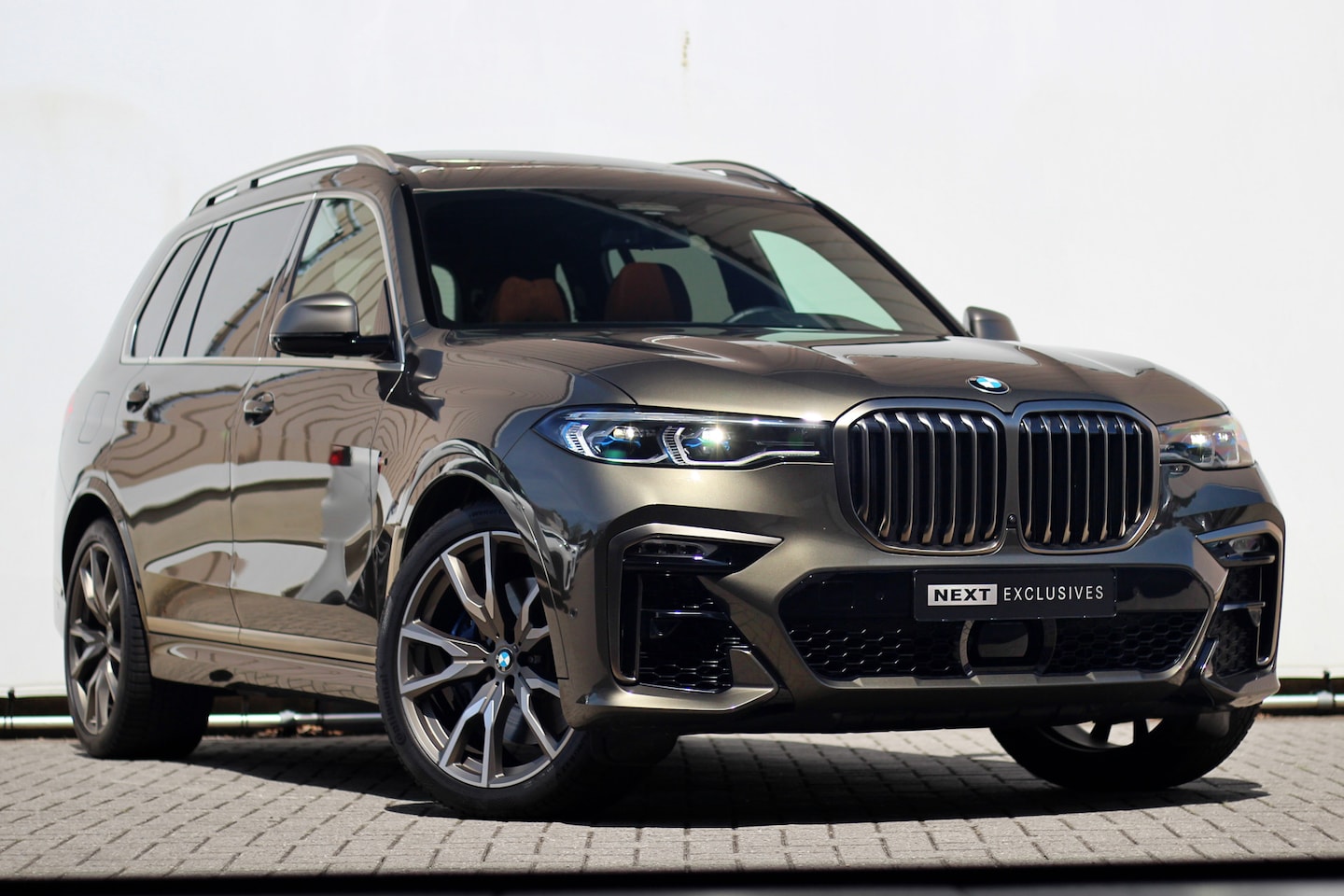 BMW X7 - M50i High Executive Sky Lounge | M-sport | Bowers en Wilkins - AutoWereld.nl