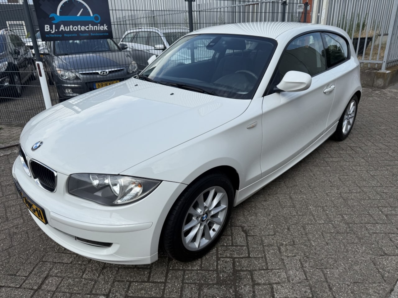 BMW 1-serie - 116i EffDyn.Edition Airco ecc Nieuwstaat !! - AutoWereld.nl