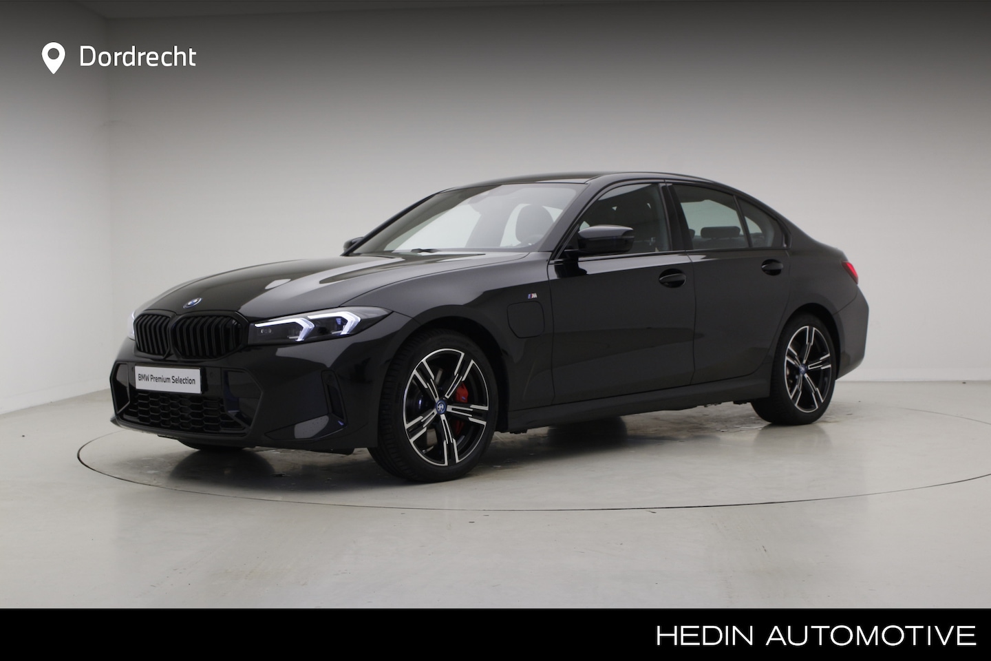 BMW 3-serie - 320e M-Sport Pro | M Adaptief onderstel | Adaptieve LED koplampen | BSI 3 jr - 40.000 km - AutoWereld.nl