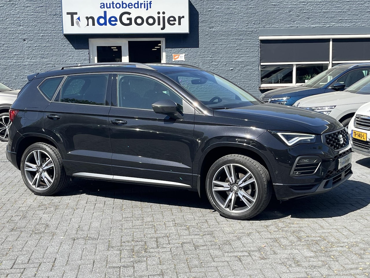 SEAT Ateca - 1.5 TSi DSG FR Business Intense | NAV. | EL. TREKHAAK | STANDKACHEL | CAMERA | - AutoWereld.nl