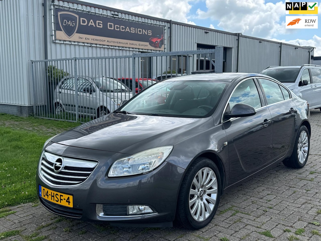 Opel Insignia - 1.8 Edition NAVI|CRUISE|PDC|AFN. TREKHAAK - AutoWereld.nl