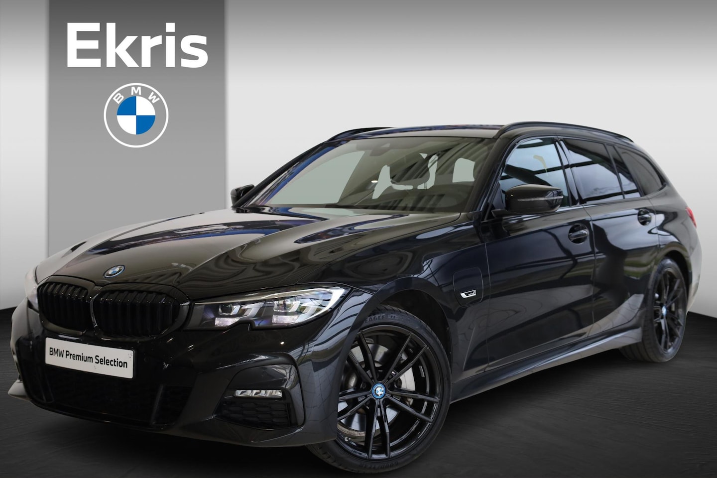 BMW 3-serie Touring - 330e xDrive M Sportpakket | Trekhaak elektrisch | 19" LM | Extra Getint Glas | Climate Con - AutoWereld.nl