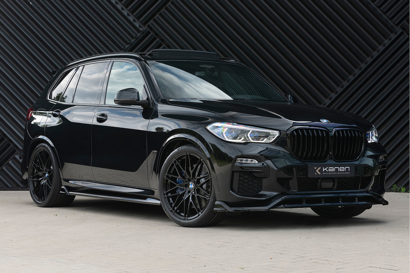 BMW X5 - xDrive45e M-Sport ACC Pano MStoelen Memory Stoelvent. Carbon 360 Harman Kardon Trekhaak - AutoWereld.nl