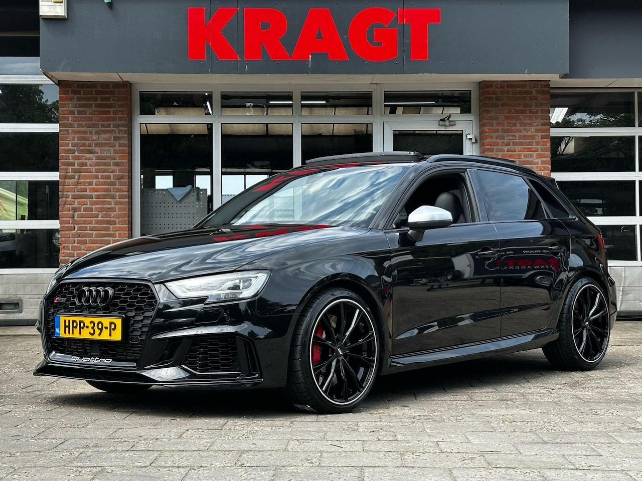 Audi A3 Sportback - RS 3 quattro 2.5 TFSI 400 pk - CARPLAY - Schuifdak - Adapt. cruise - Dealeronderhouden! - AutoWereld.nl