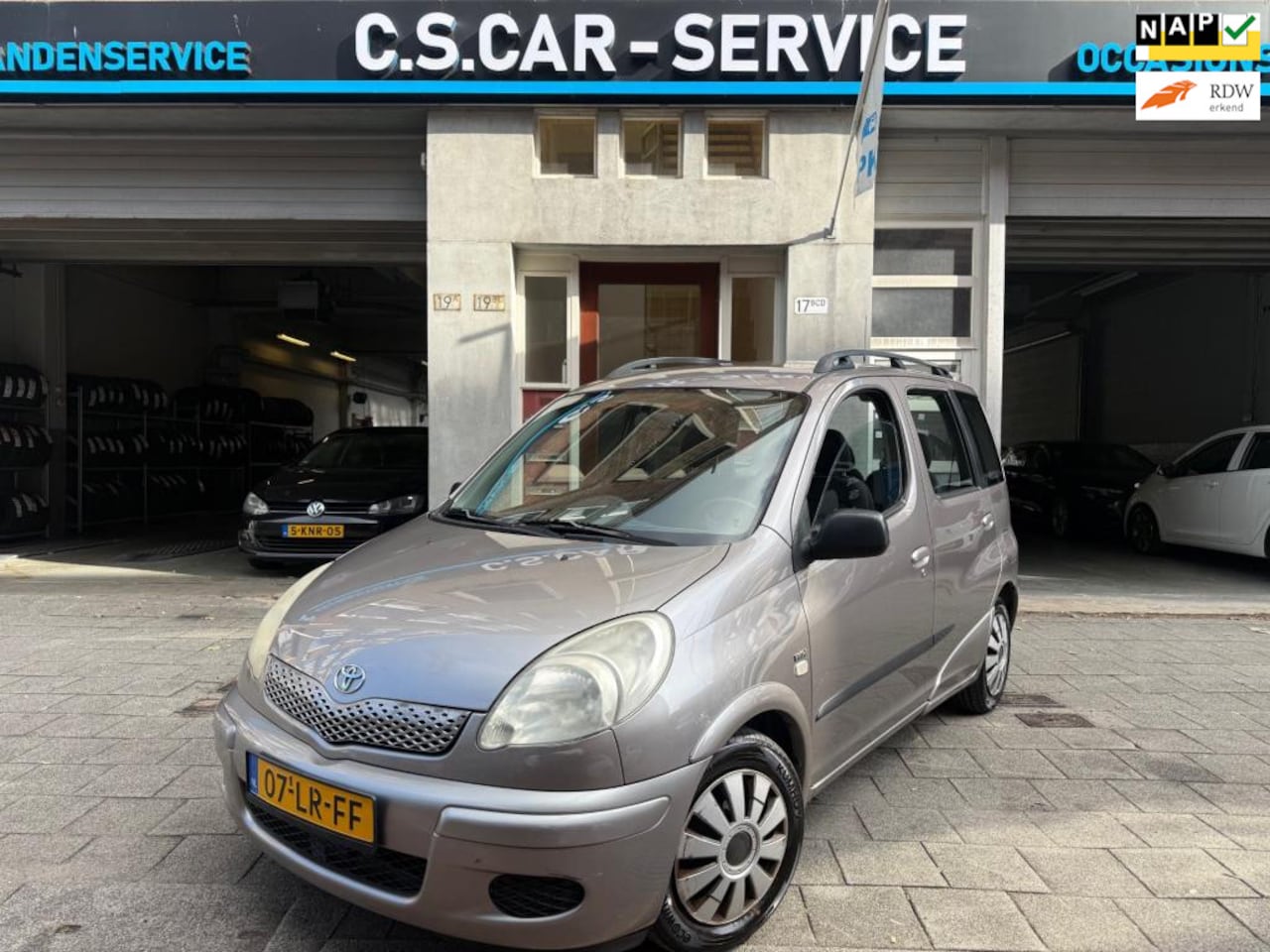 Toyota Yaris Verso - 1.3 VVT-i Terra Airco | Stuurbekr. | NAP - AutoWereld.nl