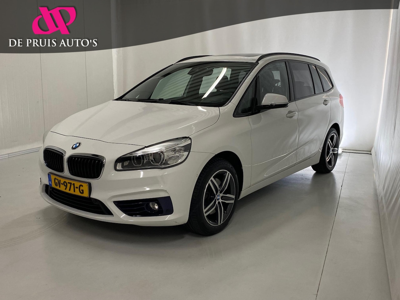 BMW 2-serie Gran Tourer - 218i Sport 7persoons Panoramadak 17inch LM - AutoWereld.nl
