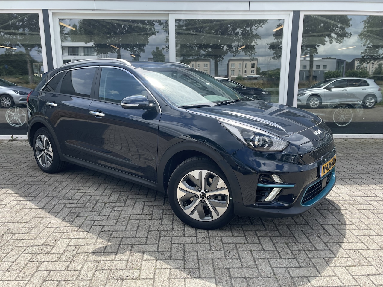 Kia e-Niro - ExecutiveLine 64 kWh 50% deal 10.975,- ACTIE Stoelverwarming / Camera / 1-2 Leder / LMV - AutoWereld.nl